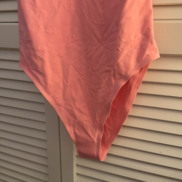 L*Space Fused Katniss 1 Piece Classic Light Pink Swimsuit Medium NWT - Picture 3 of 8